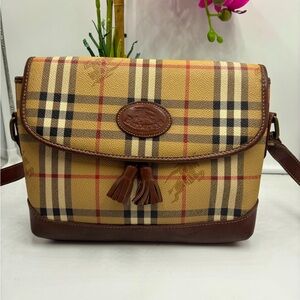 Auth Burberry Vintage Leather crossbody bag